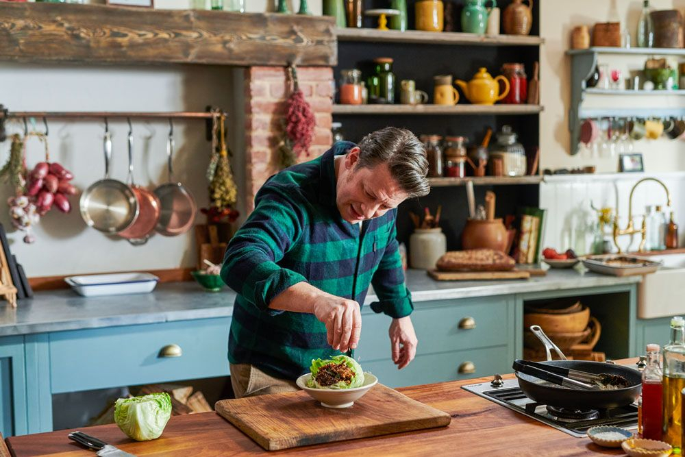 Jamie Oliver s Five Delicious One pan Recipes To Cook For Your Family 